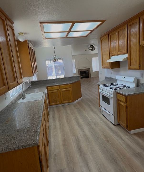 2nd image of 550 Zinfandel St