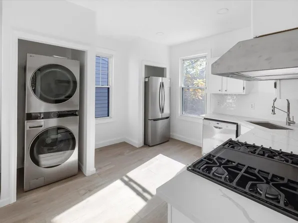 46 Garden Place image 15 of 34