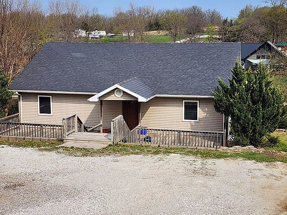 4th image of 32109 Falcon Dr