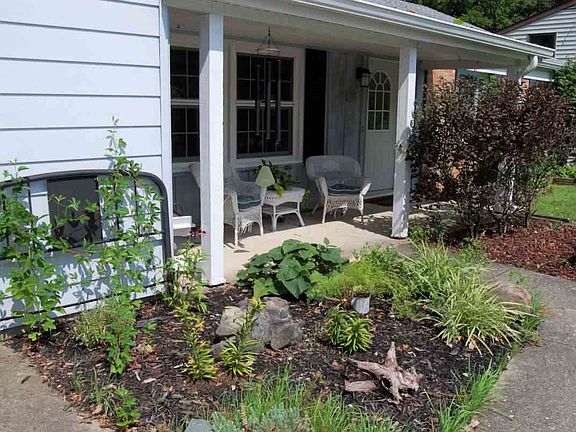 2nd image of 850 Hidden Valley Ln