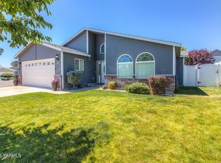 214 S 90th Ave, Yakima, WA