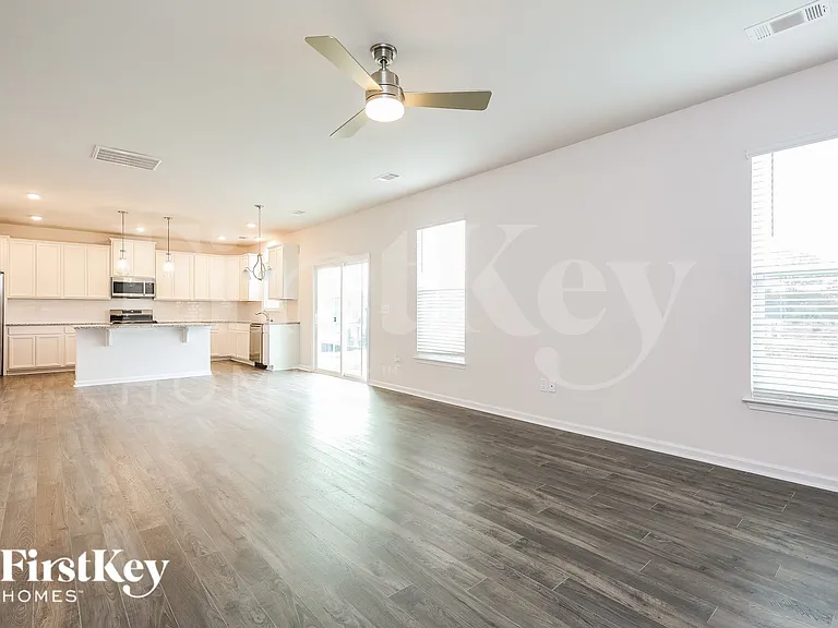 701 Birchcrest Way — Photo 4