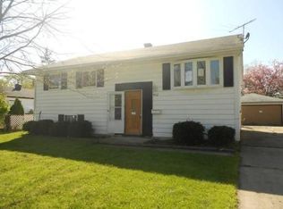 402 Holden Ave, Romeoville, IL 60446