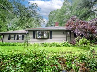 15 Valley View Dr, Danbury, CT 06810
