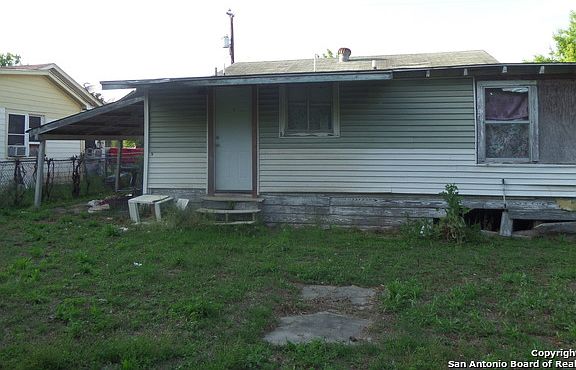 3rd image of 310 Smallwood Dr