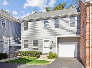 812 Chestnut St Unit B, Deerfield, IL 60015