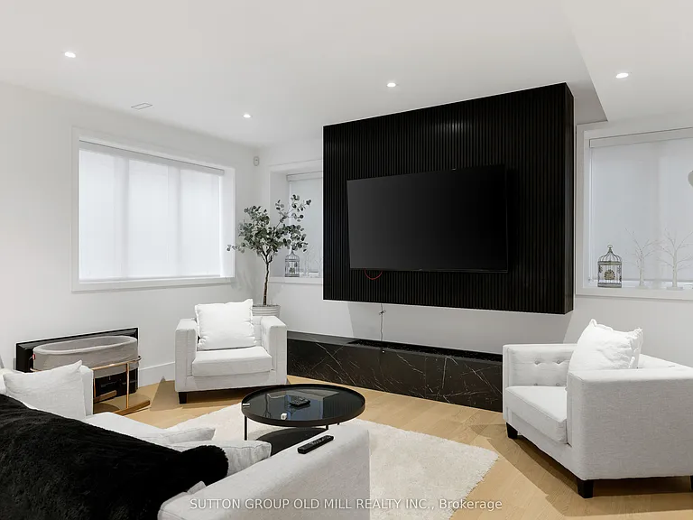 18 Blair Athol Cres — Photo 31