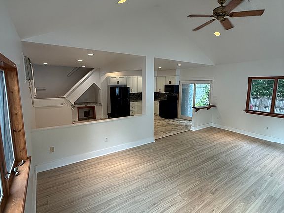 2nd image of 433 Byberry Rd Unit B