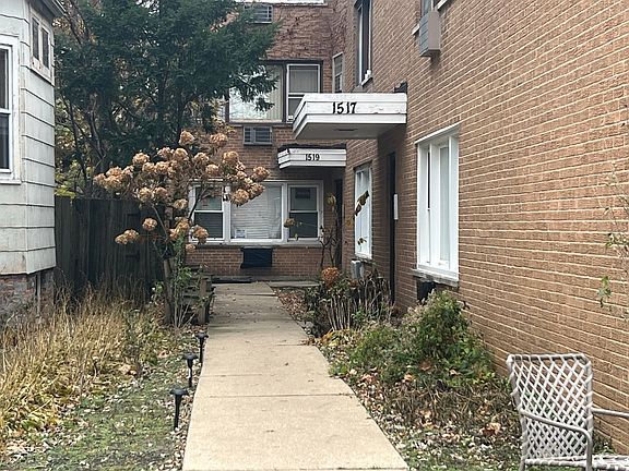 2nd image of 1517 W Lunt Ave APT 1A