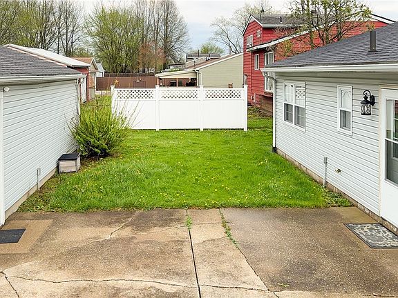 5th image of 9841 Green Dr