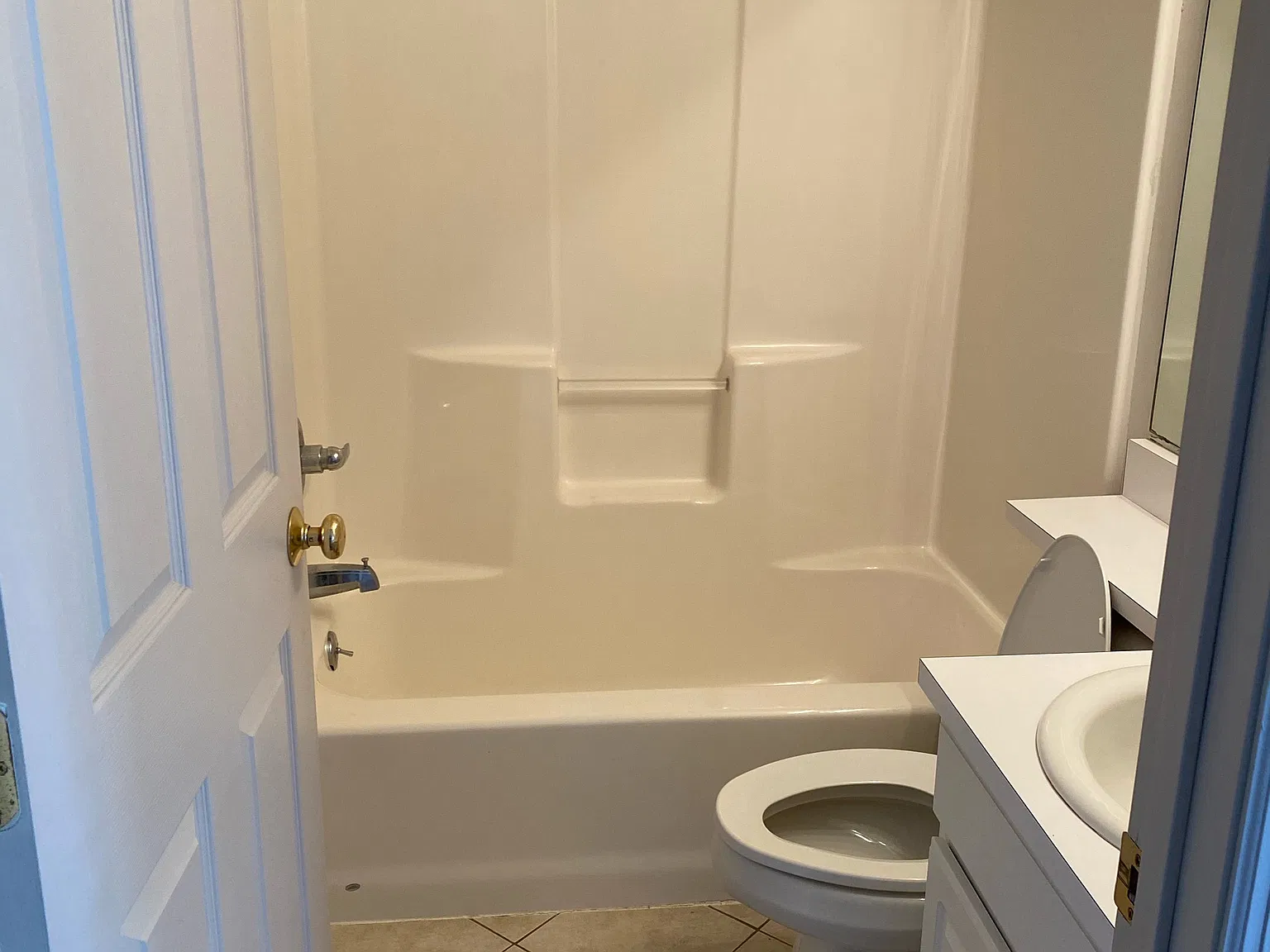 1436 Center Hill Ave — Photo 3