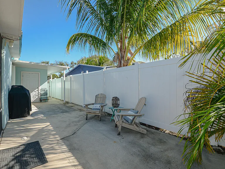 110 SW Hideaway Pl — Photo 25