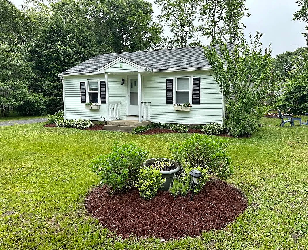 2 bed, 720 sqft, $1,975 — Photo 1