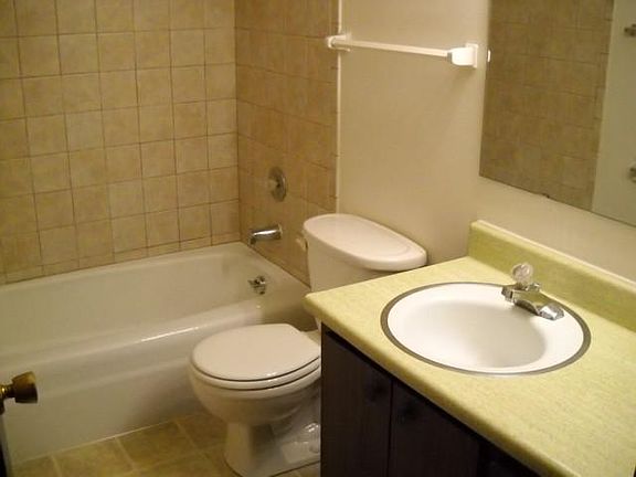 3rd image of 1810-1828 9th St