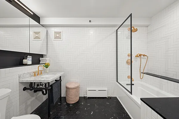 Sold by Corcoran | media 14