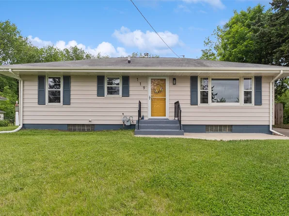 119 E Pleasant View Dr, Des Moines, IA 50315