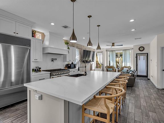 4th image of 55 S Bethany Bend Cir