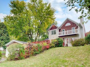 1001 Burr St, Lake In The Hills, IL 60156
