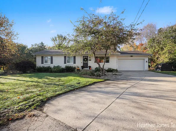 6899 Childsdale Ave NE, Rockford, MI 49341