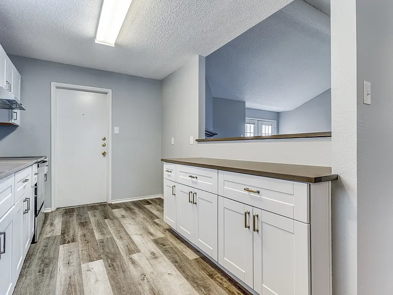 209 W Schreiber St — Photo 13