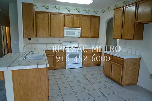 3rd image of 8942 Sheldon Creek Dr