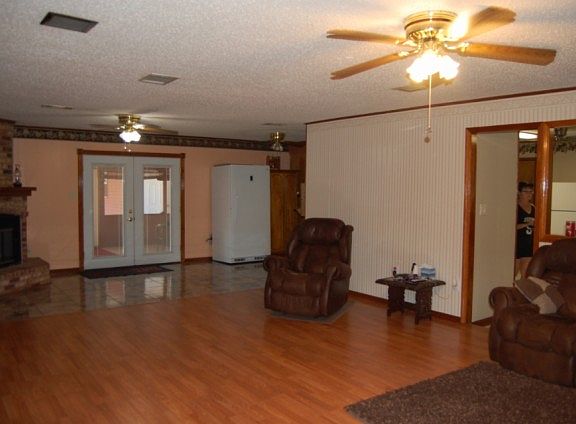 5th image of 302 Bernard Ave