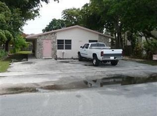 218 SW 14th St #2, Dania Beach, FL 33004