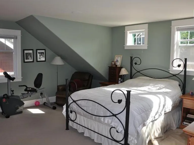 9611 NE Northtown Loop — Photo 4