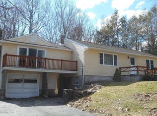 604 Prices Dr, Cresco, PA 18326