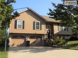 1217 SW Dakota Star Ct, Grain Valley, MO 64029