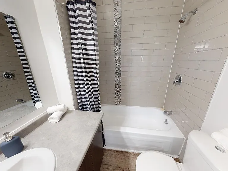1394 Highgate Rd — Photo 7