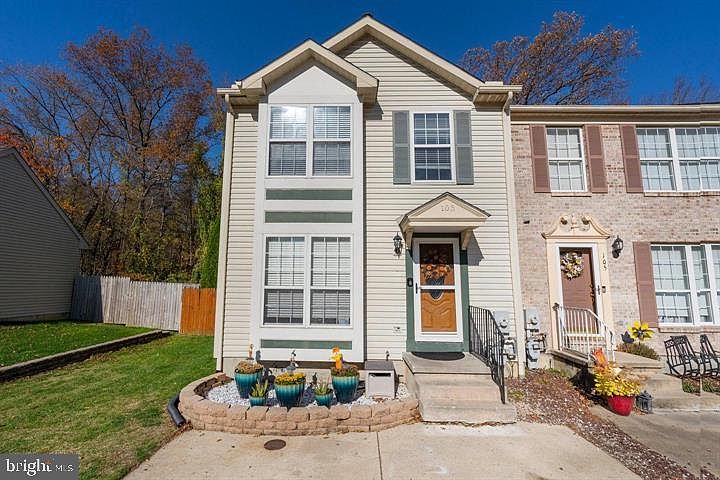 1st image of 103 Cypress Dr