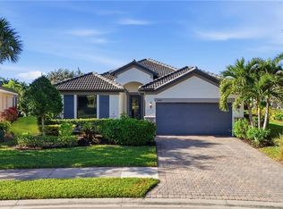 2042 Minneola St, Naples, FL 34120