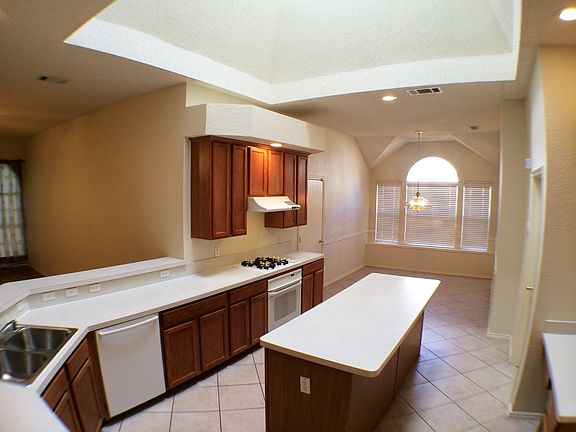 3rd image of 1512 Endicott Dr
