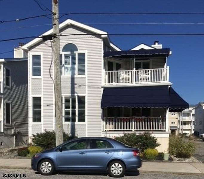 1st image of 611 18th St #2