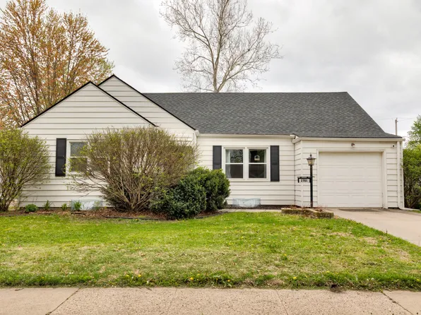 2701 E Walnut St, Des Moines, IA 50317