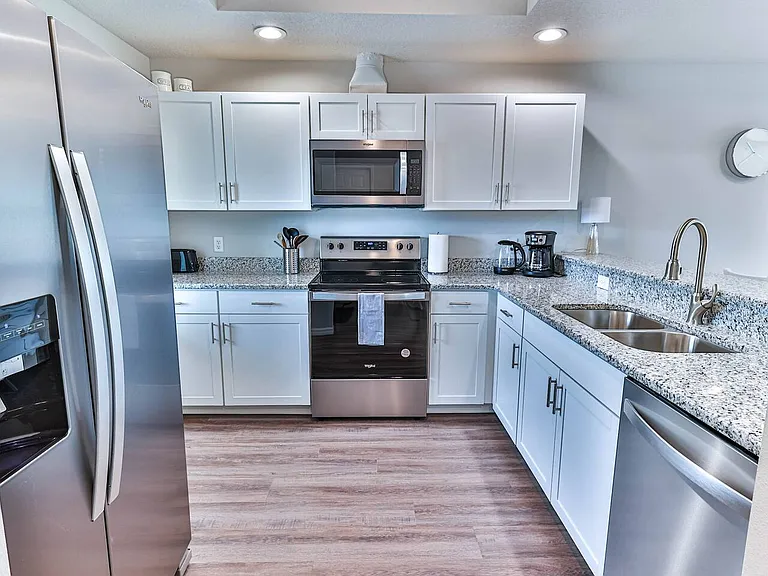 4247 E Taper St — Photo 8