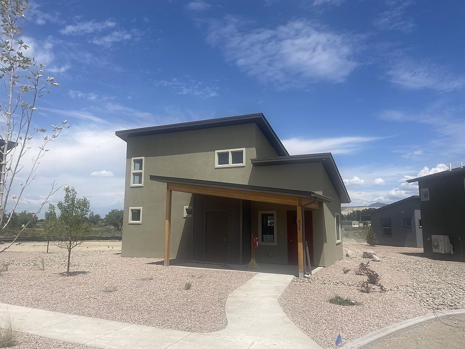 1st image of 829 Jasper Pl