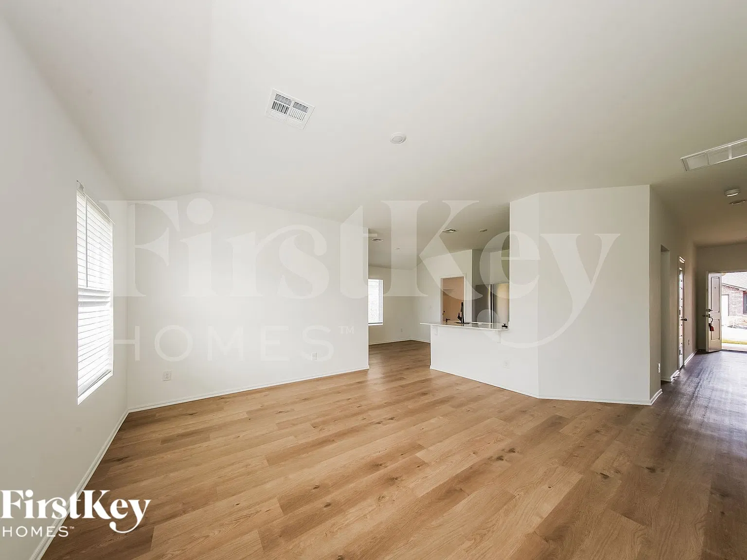 3 bed, 2.0 bath, 1355 sqft, $1,785 — Photo 4