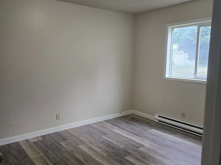 Crenshaw Apartments — Photo 7