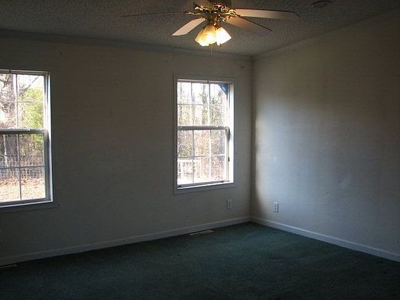 5th image of 3074 Edwards Rd