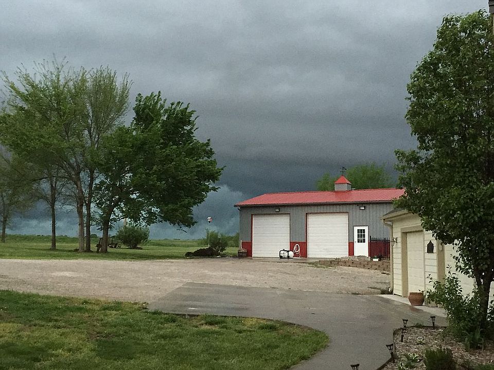 Barn view to northwest