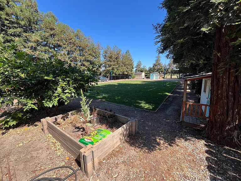 4625 Quashnick Rd — Photo 23