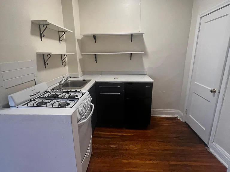 413 S 42nd St #5 — Photo 5