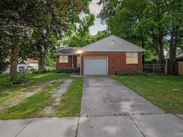 30074 Carl St, New Haven, MI 48048