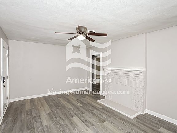 967536_004_living_room_12868507.jpg
