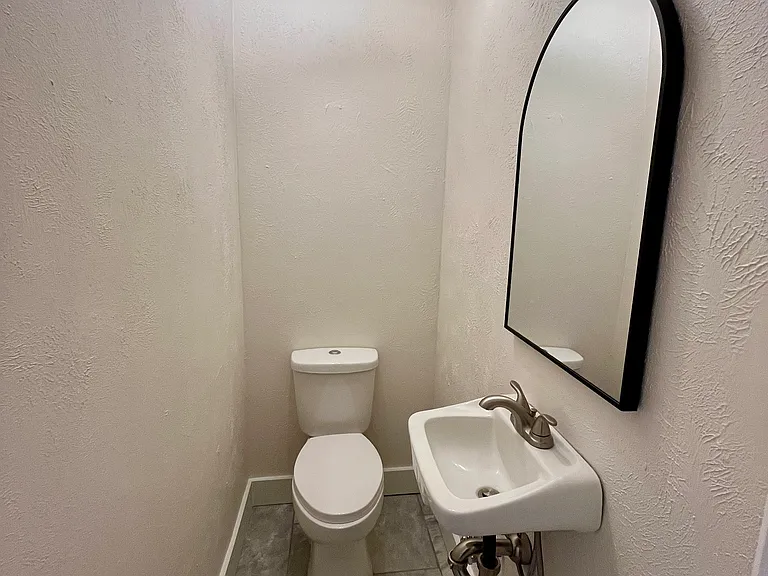 1125 Allen St — Photo 15