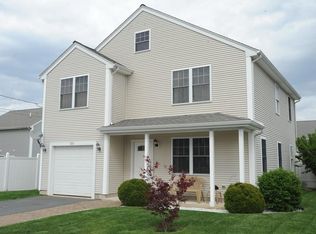 222 Reeves St, Fall River, MA 02721