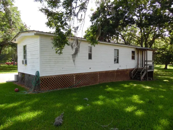 547 Creekside Dr, Holiday Lakes, TX 77515