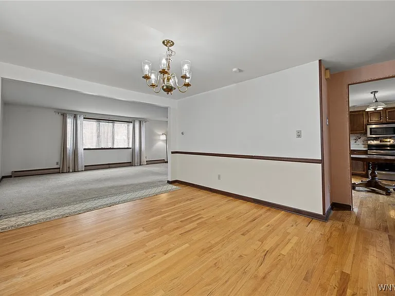 80 Capen Blvd — Photo 13